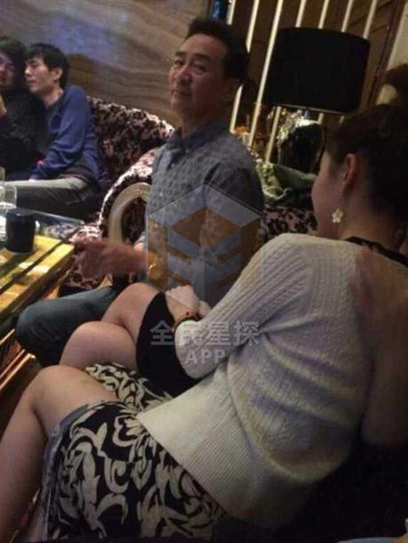 寇振海是赵薇林心如的严父娶小21岁娇妻61岁仍*欢寻**