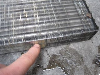 女司机：晴天后车里总是湿湿的，修理工拆开一看，不想说话了！