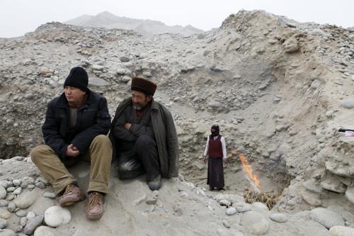 和田玉五行属土还是属金,五行少金佩戴什么和田玉