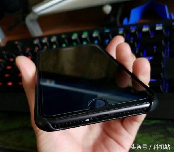 苹果官方掉漆政策,苹果新机有一丁点掉漆正常吗