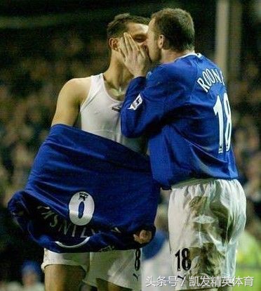 足球场上那些突如其来的吻,足球场上的世纪之吻