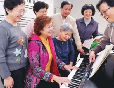 女生转行学平面设计能找到工作吗,想转行学平面设计好还是学ui好