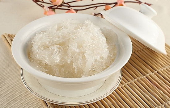 孕妇能不能吃燕窝补血补气,孕妇能否吃燕窝和花胶