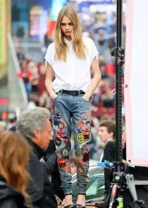 沈阳万象城牛仔裤专卖店,今年流行爆款裤子时髦牛仔裤