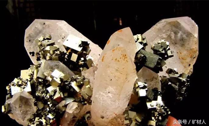 东海的水晶从哪里来的,水晶是在哪里找到的