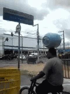 兄弟，别说你还真有点女人味！