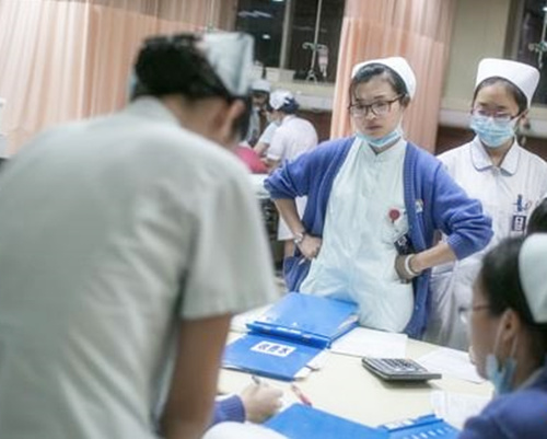 发烧三天进抢救室,重症监护室发热