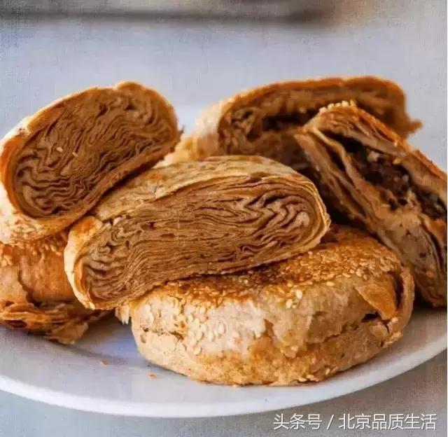 一天1万个都不够,这个北京爷们用40年创造了麻酱烧饼的传奇!