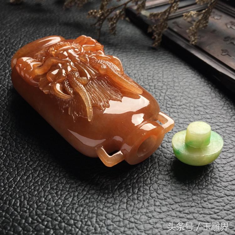 古代男子随身佩戴物品,男子穿越古代带了小玩具