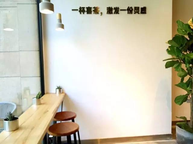 这家饮料店,从东莞排到深圳又排到上海,是好喝还是装逼!