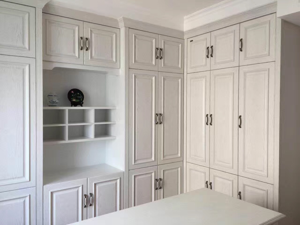 衣柜实图施工,衣柜工人安装视频