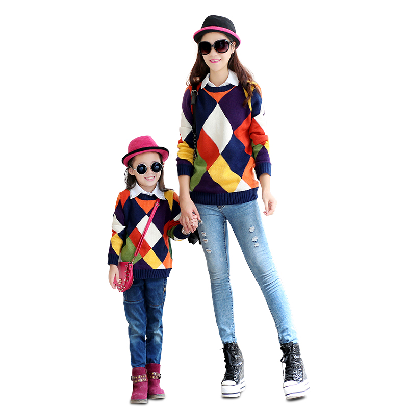 成年人一家四口亲子冬装,幸福一家人和睦温馨