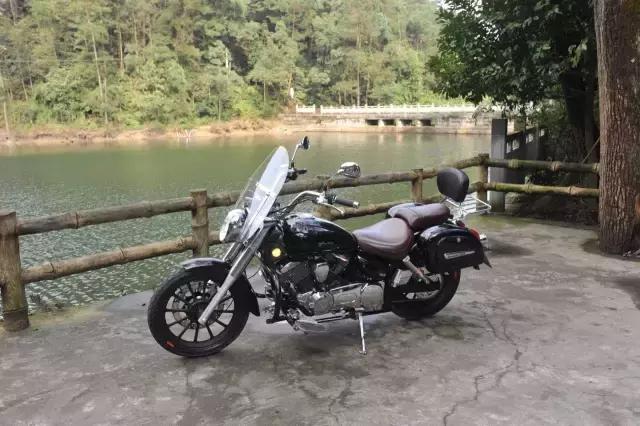 力帆最新款v缸250太子摩托车,力帆v缸250街车