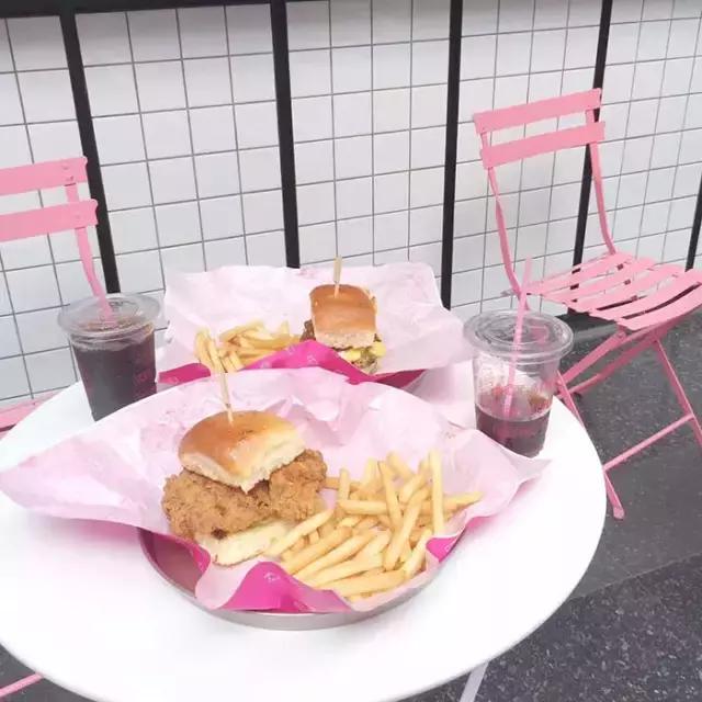 魔都15个粉色网红地标,咖啡甜品展览,少女心爆棚!