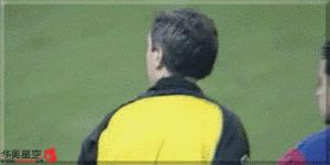 伊布法甲遭对手亲吻,伊布球场暴力集锦