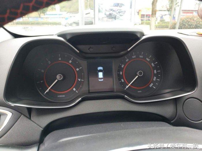 女司机不要买的车,奇瑞艾5红色