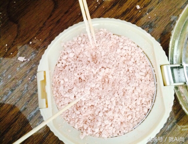 看过来！将碎粉饼和腮红以及眉粉完整复原*法大**！