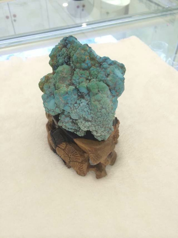 打磨加工琥珀原石,成都琥珀蜜蜡原石打磨