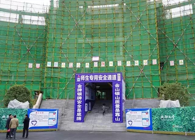 宝宝回到寝室,回老家宝宝说被吓到了