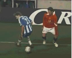 足球过人实用技巧小学生,c罗足球过人技巧教学大全