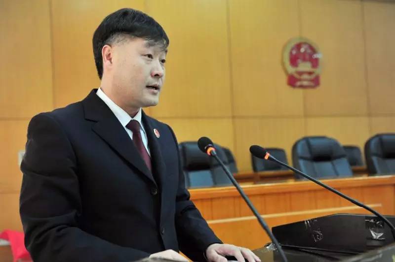 402期干的怎么样，上台亮一亮；先进谁能行，干警评一评