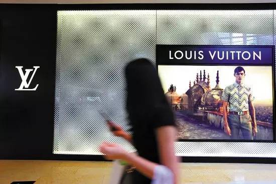 gucci鍝鍋滀骇,guccilv鍗栦笉鎺夌殑澶х墝琛ｆ湇