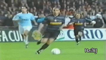 足坛十大成名绝技,足坛十大成名绝技天下足球