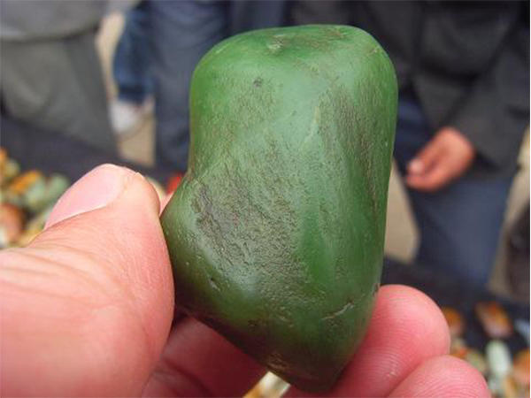 和田墨玉桃花石值钱吗,桃花石和田玉