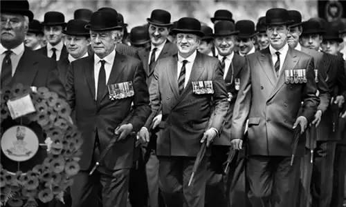 行走的黑*器武**，宇宙最耐操的雨伞