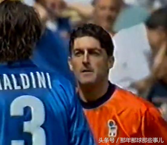 两届世界杯踢丢点球巴乔扼腕痛惜,98年世界杯法国vs意大利点球大战