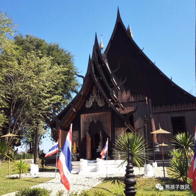 能在异国被警察抓也没谁了吧？这是我的清迈，和你去的不一样！