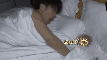 董力说对阿拉蕾一见钟情,阿拉蕾回忆董力当初说的话