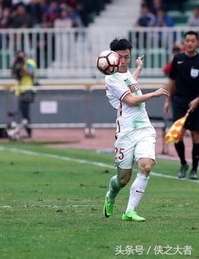 涨姿势！老司机带你飞，广州富力主场草皮是这样染的