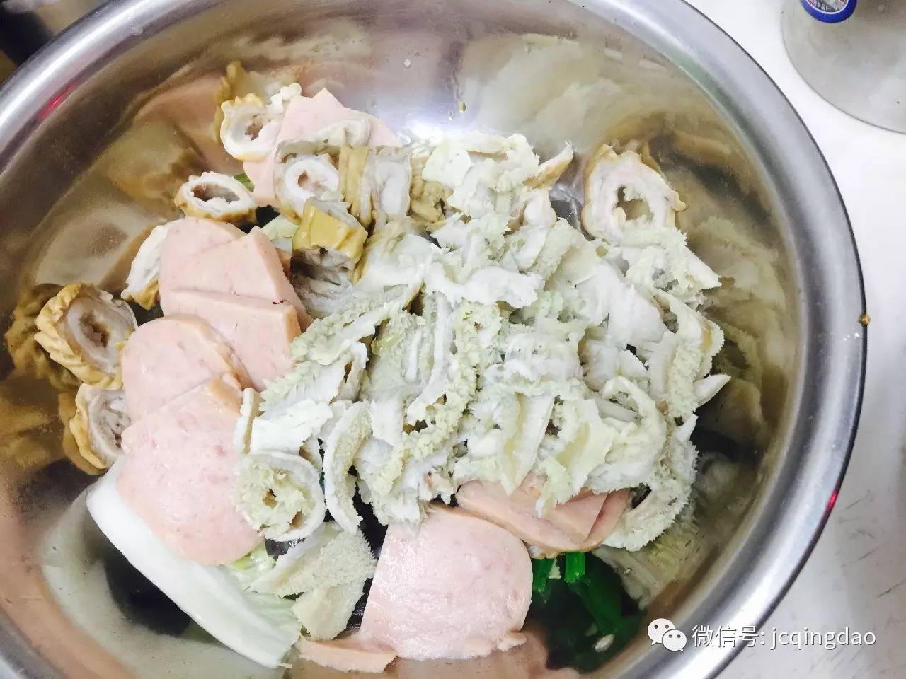 这个漂亮的青岛大嫚儿，独自经营一家冒菜馆5年，加盟店竟然开到了70家！