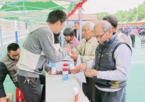 农业科技人才下乡服务活动,市农业农村局开展送科技下乡活动