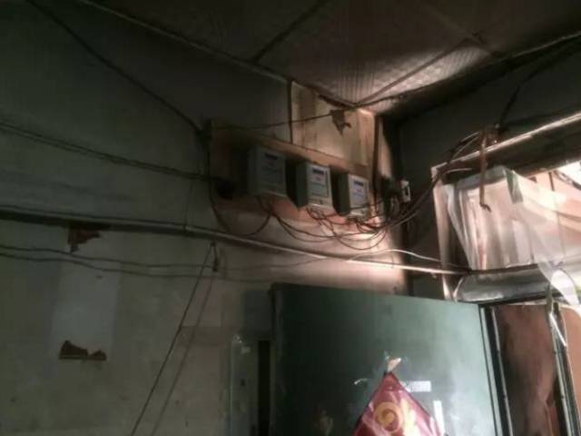 外国小鲜肉只花400元竟然租到了北京二环的房子,然而刚拿到房子的瞬间却差点哭了出来