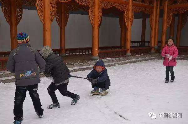 夜游八坊十三巷,雨中的八坊十三巷