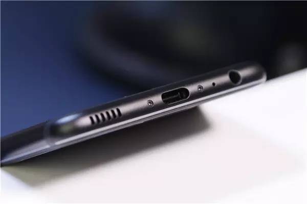 鍗庝负p10鎽勫儚澶存槸绱㈠凹鐨勮繕鏄緯鍗$殑,寰曞崱闀滃ごsummilux鍗庝负p10