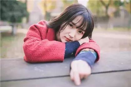 女生什么行为让你觉得很low,女人的哪些行为让男人没有安全感