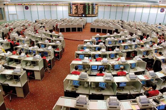 恒指跌超千点后趋势,恒指重返25000点后市如何走向