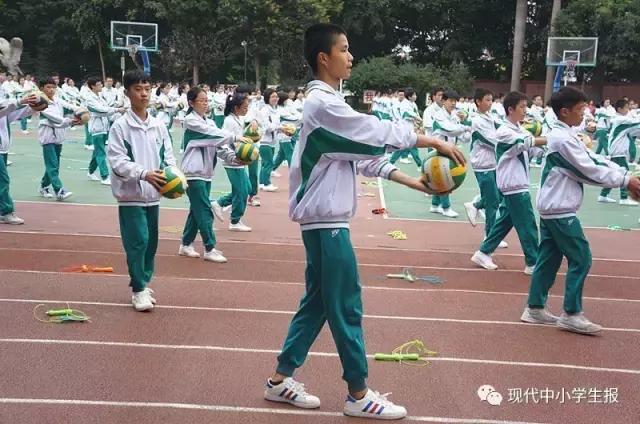 白云省实的大课间,广州市白云区金碧新城小学大课间