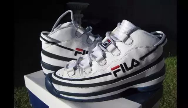 dunk新鞋鞋头褶皱正常吗,圆头老爹鞋前面顶脚怎么处理