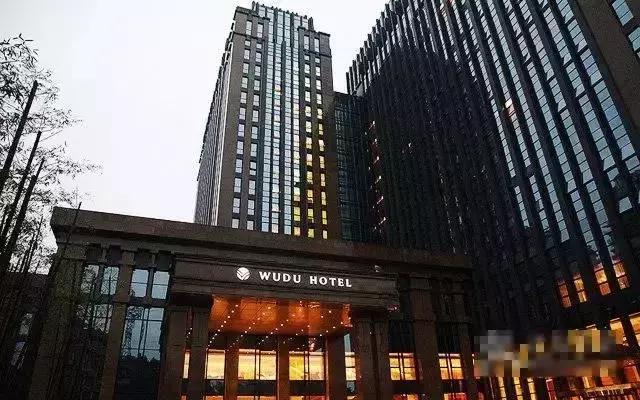 自从踏上重庆地铁2号线，减肥之路越来越远，美食吃得停不下来~