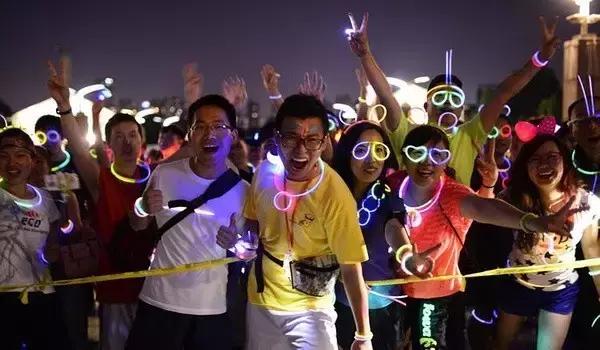 光猪跑的视频,光猪跑北京