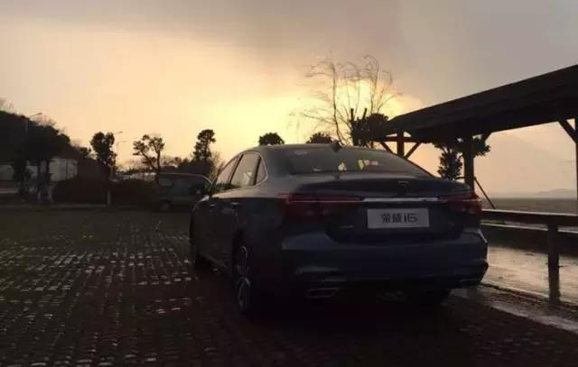 试驾上汽荣威i6p,2017款荣威i6三缸机试驾