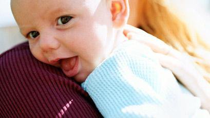 宝宝老打嗝怎么回事有影响吗,宝宝经常打嗝是怎么回事怎么办