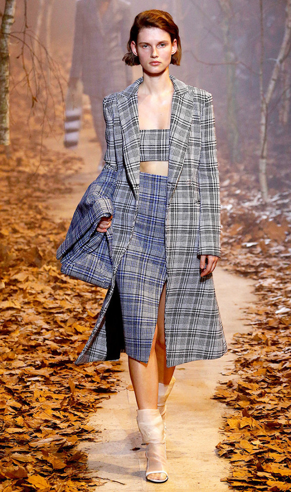 袜子配高跟鞋太时髦了,高跟鞋配什么袜子穿