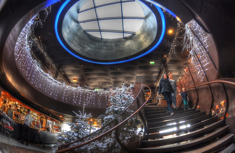 法国巴黎铁塔餐厅怎么上去,法国巴黎铁塔餐厅