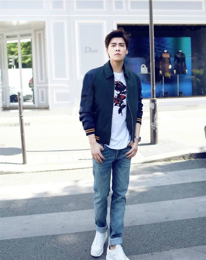 鹿晗骑摩托图片,鹿晗拍过的所有视频