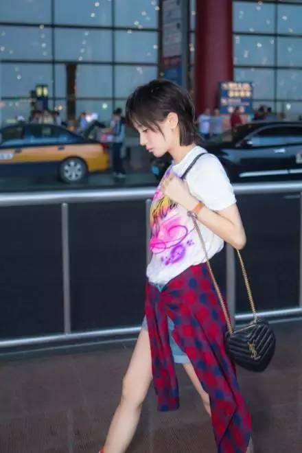 有没有比较时尚年轻化的品牌包包,时尚便宜包包